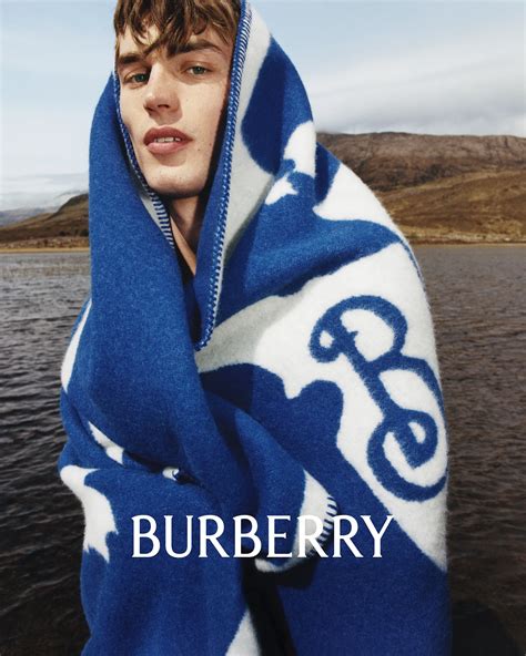 burberry marketing campaigns.